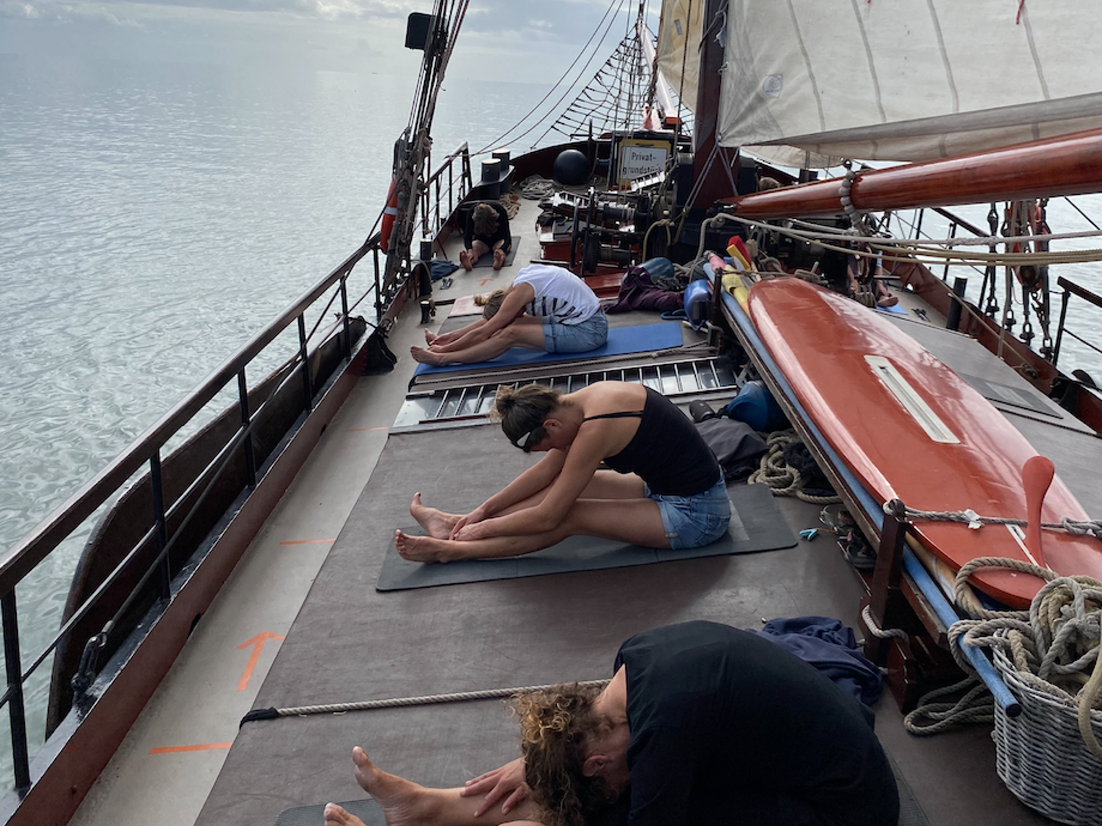 yin yoga aan dek Vrouwezand