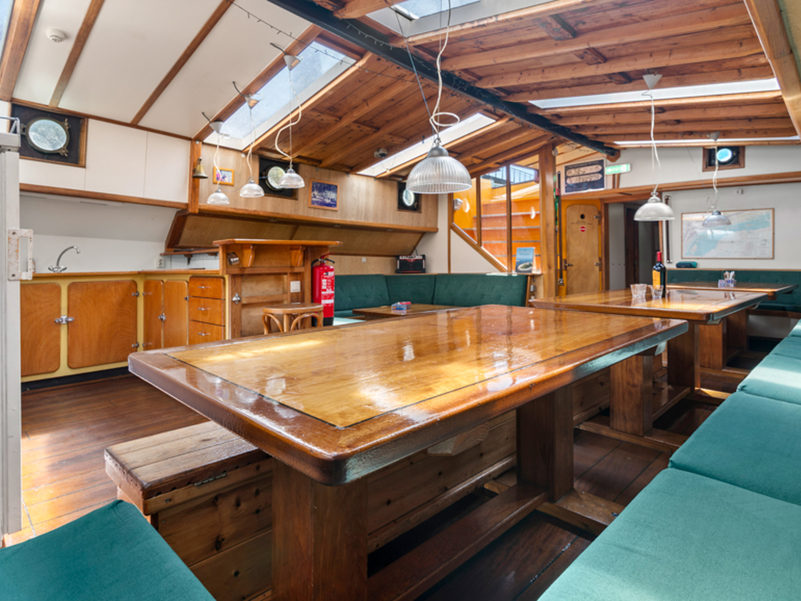 Pelikaan Ruimte Geraeumig Spacious