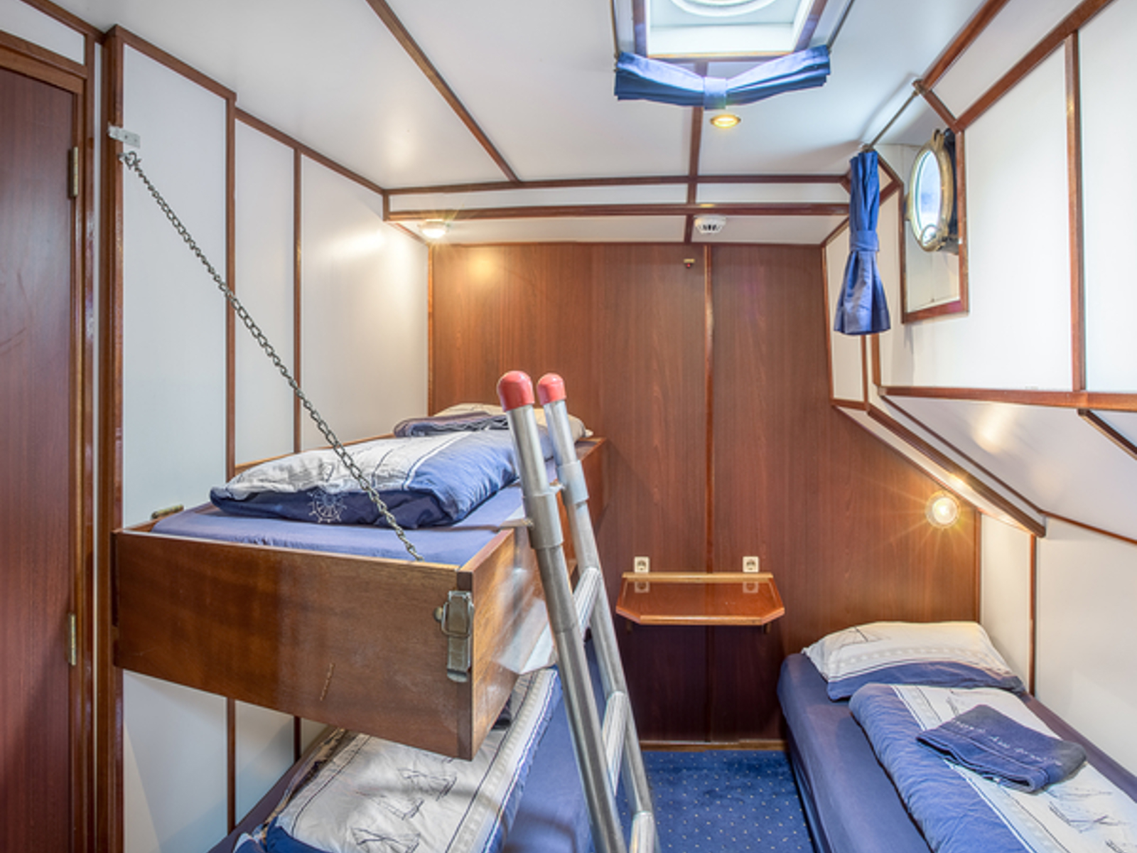 Wapen Fan Fryslan cabin, kabine, hut