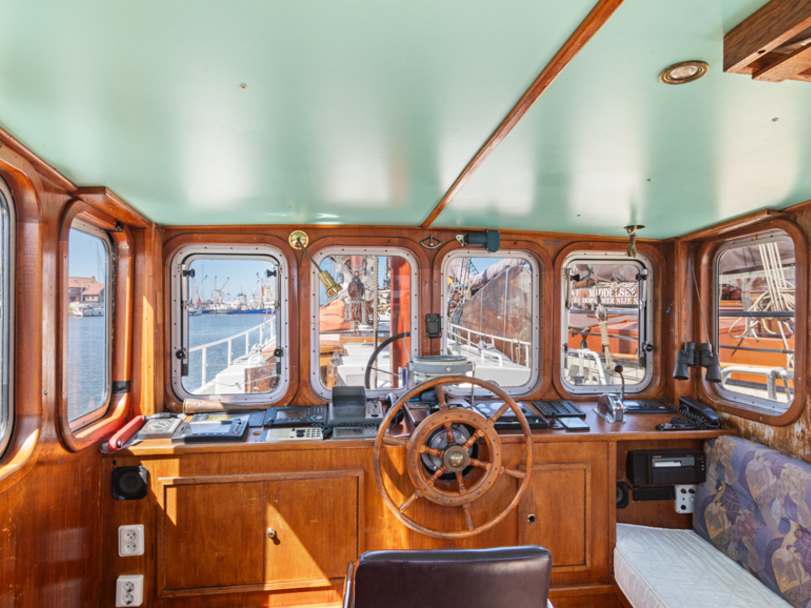 De Groninger Stuurhut Steuerhaus Wheelhouse