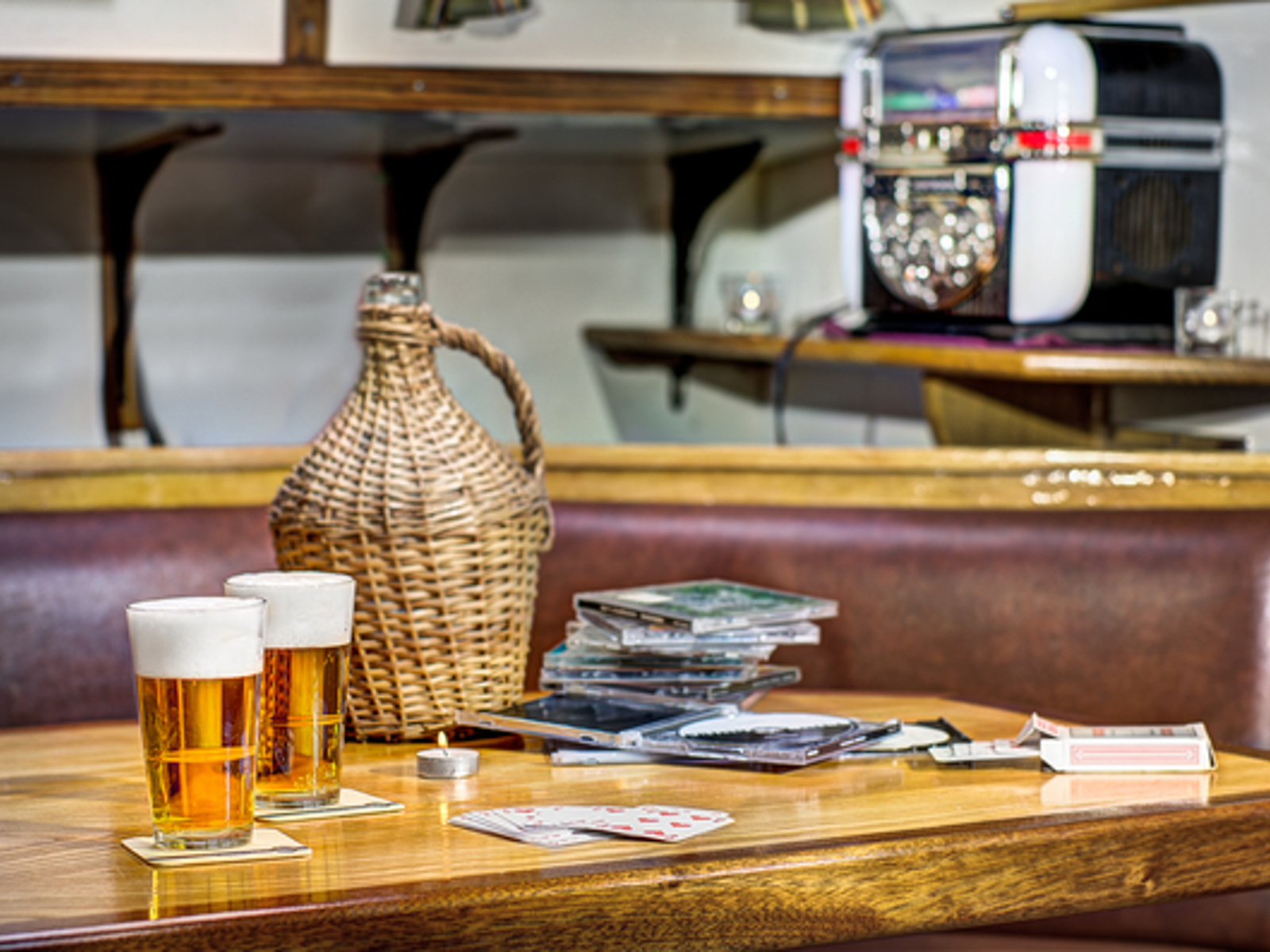 Alida tafel / tisch/ table