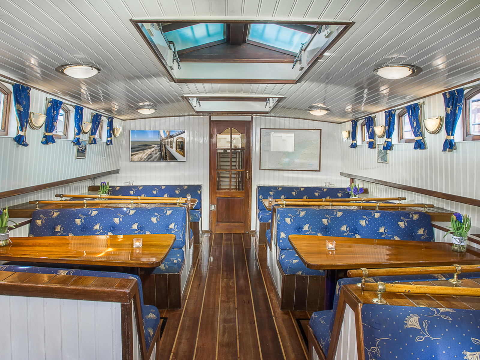 Beantra eettaffel / tisch / dinning table