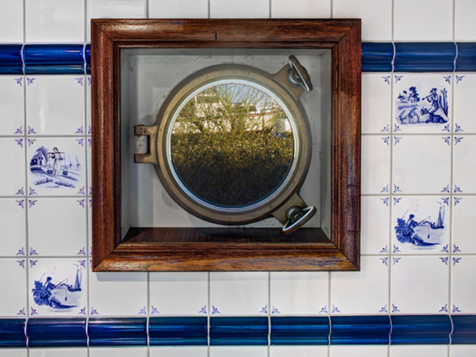 Mare Van Fryslan patrijspoort / porthole 