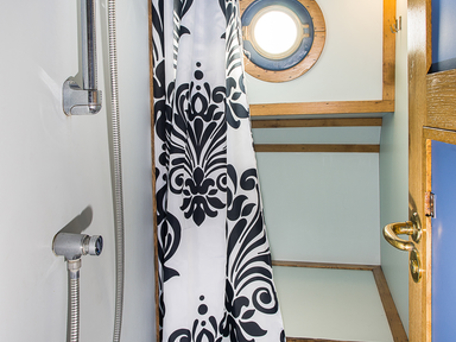 Zwarte Valk Dusche / Shower