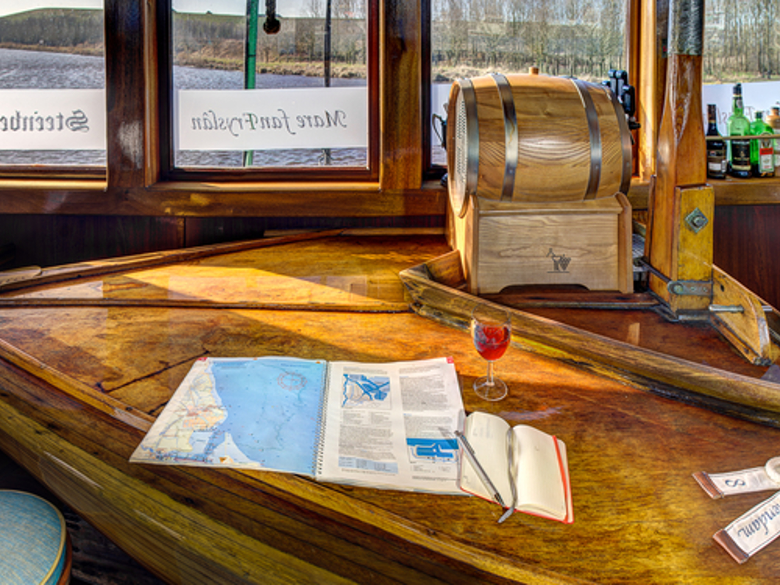 Mare Van Fryslan Stuurhut / Steuerhaus  / cockpit