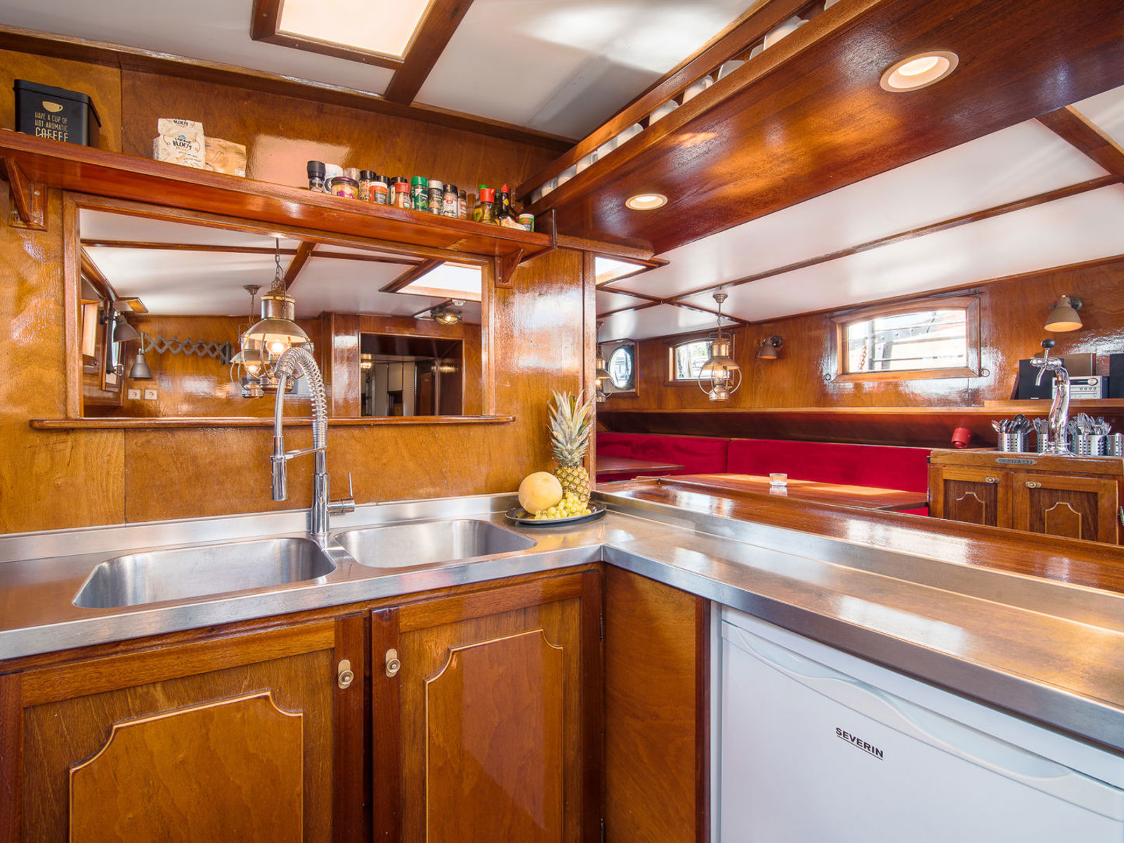 Sterrenwind, Frisian Sailing, kombuis, kombeuse, galley