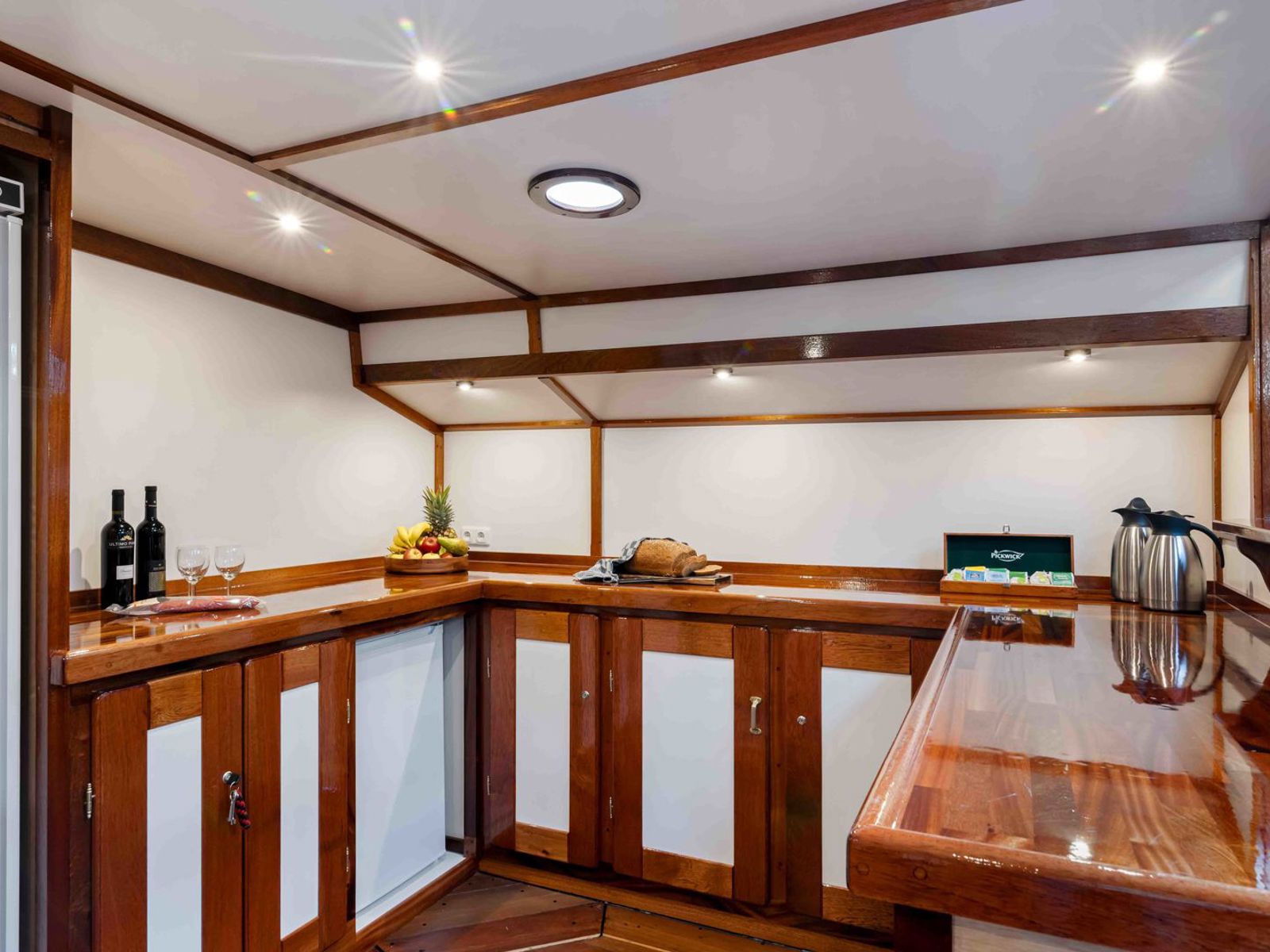 Gaia Kombuis Kombuese Galley