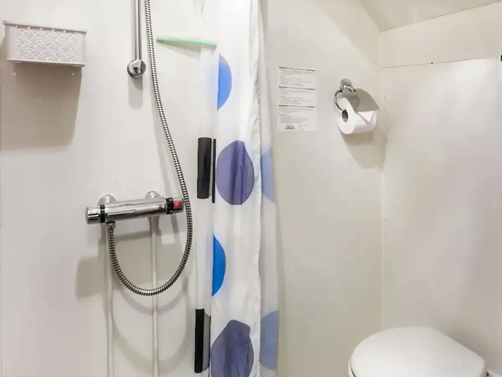 De Vrouw Dina Sanitair