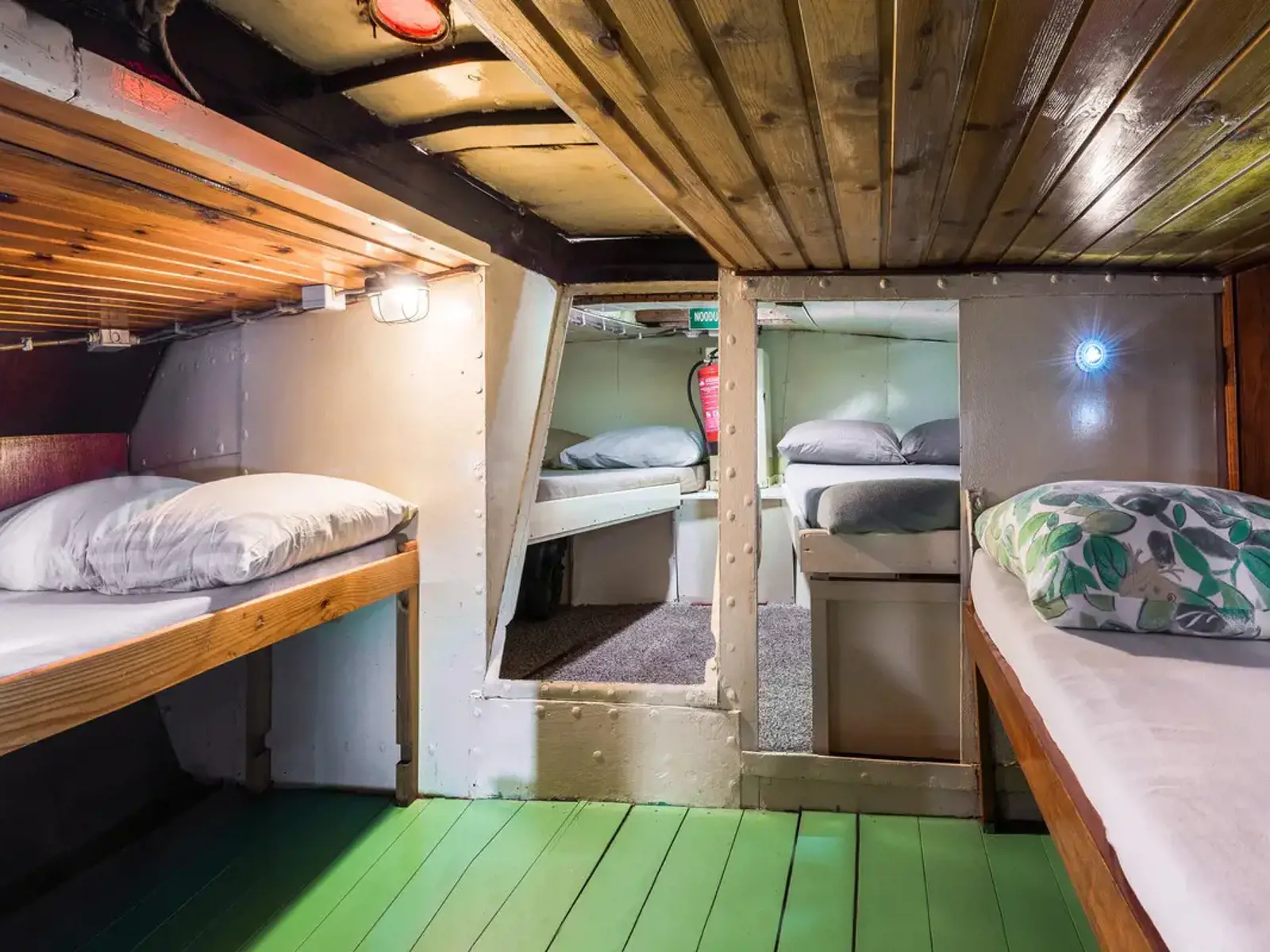 Trouwe Hulp Hutten Kabinen Cabins