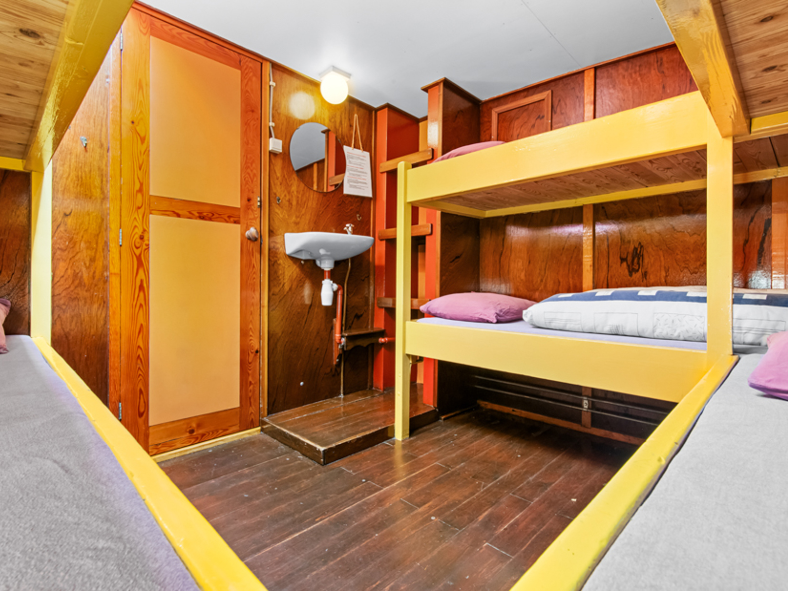 Stanfries Ruime Hut Geraeumige Kabine Spacious Cabin