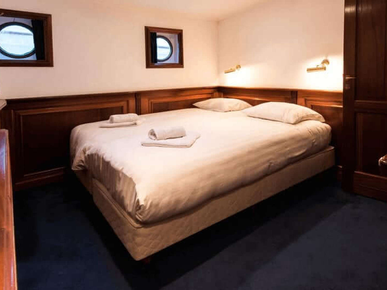 Leafde Fan Fryslân Cabin Double bed