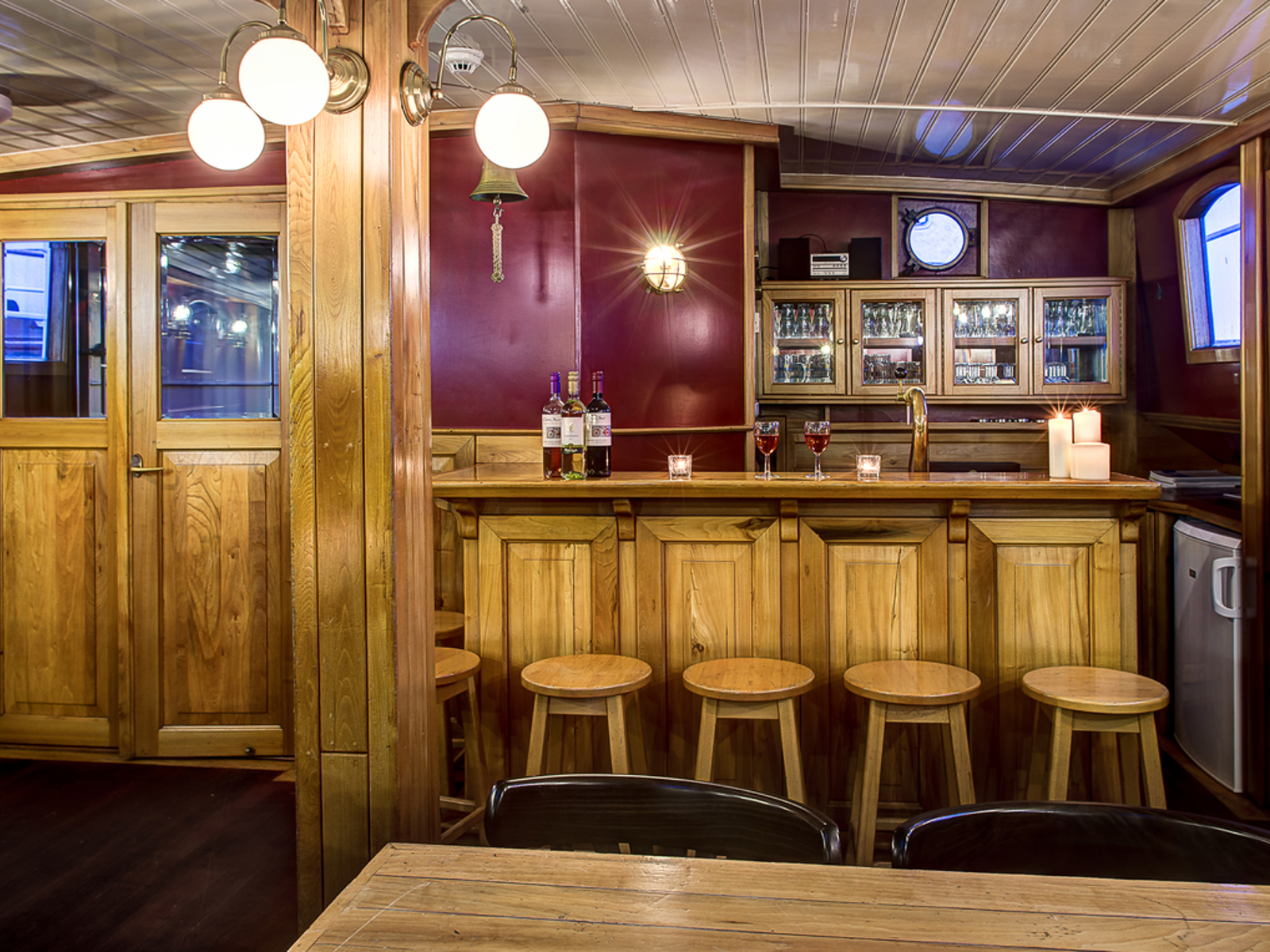 Elizabeth Bar