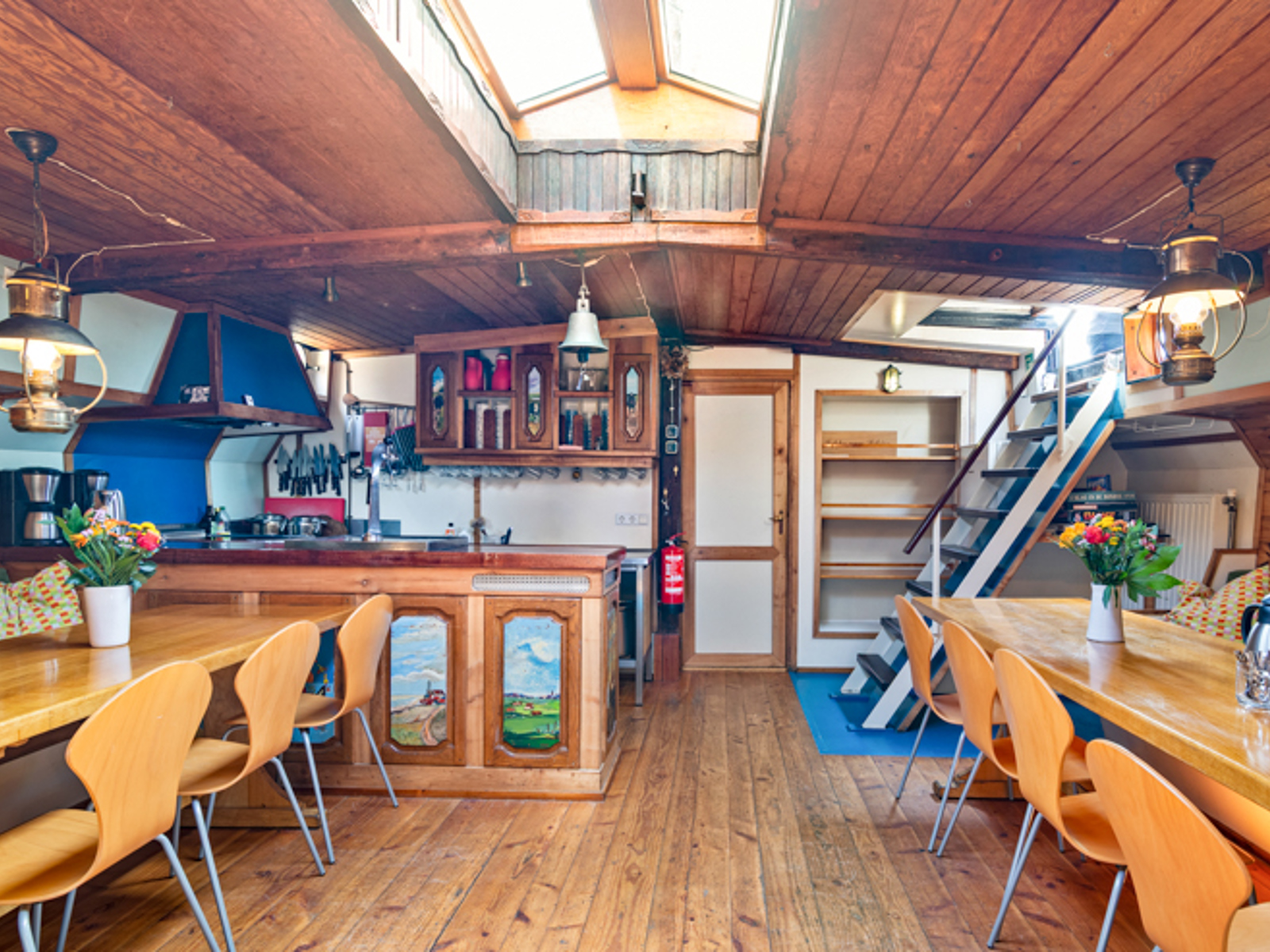 Jeppe Van Schier Onderdeks Unter Deck Below Deck