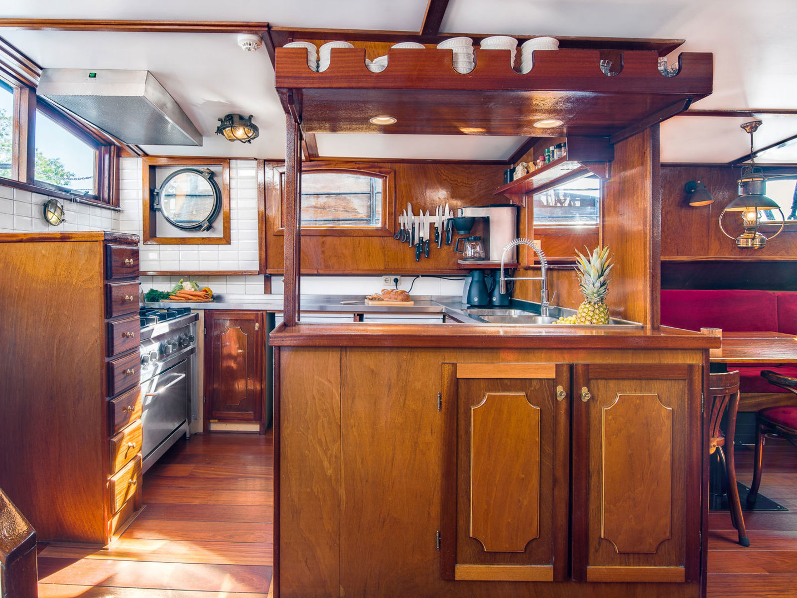 Sterrenwind, Frisian Sailing, kombuis, kombeuse, galley