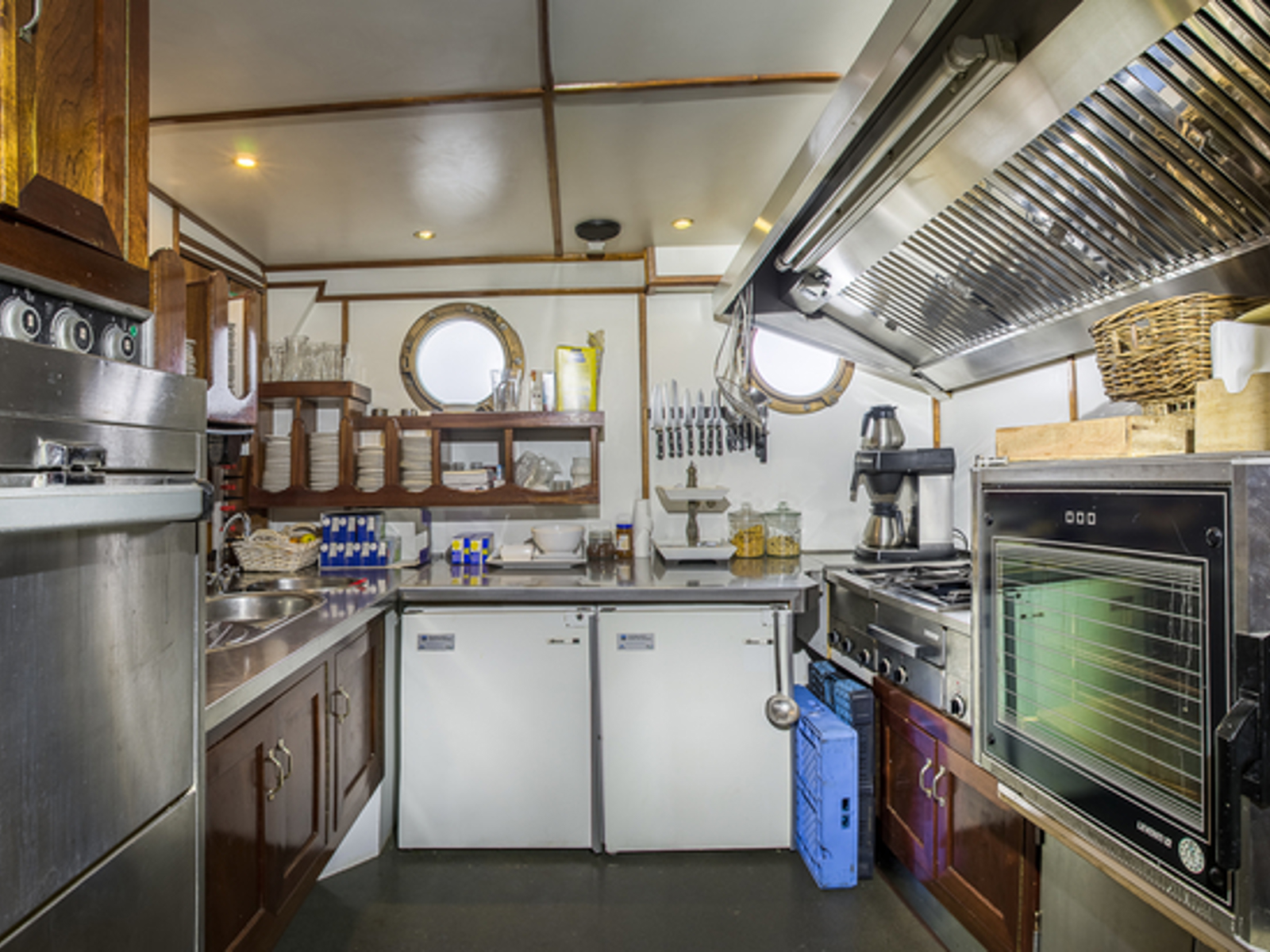 Vliegende Hollander kombuis, Kombuese, Galley