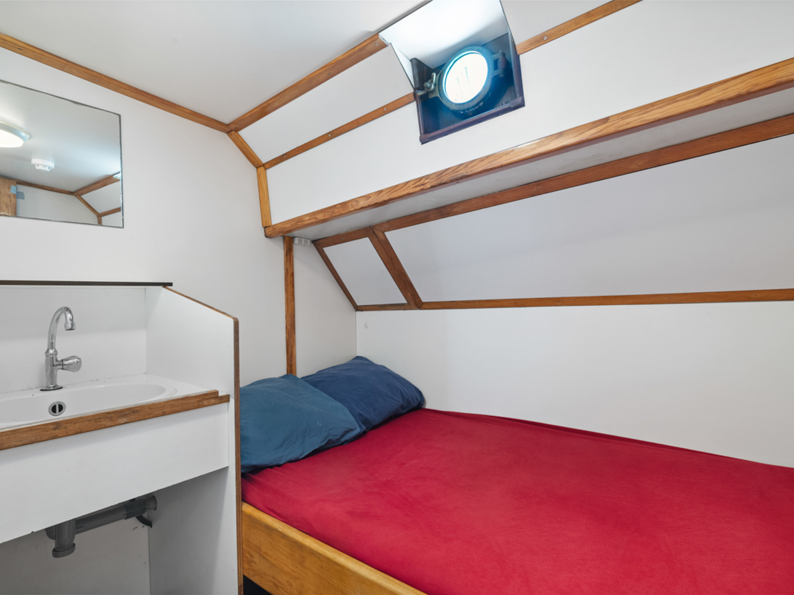 Pelikaan Hut Kabine Cabin