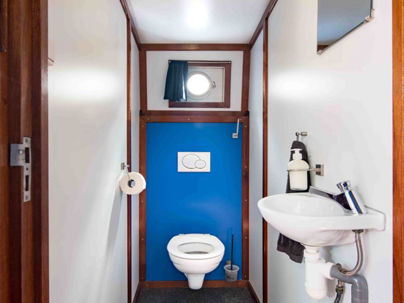 Gaia Wc, toilet