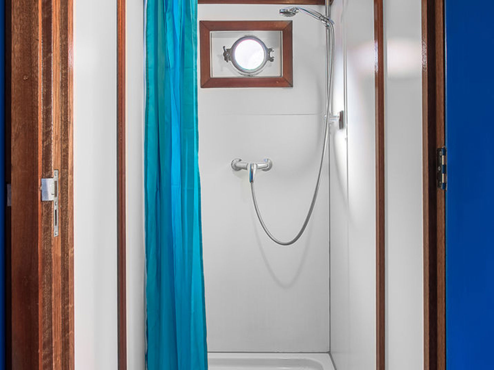 Gaia douche / shower