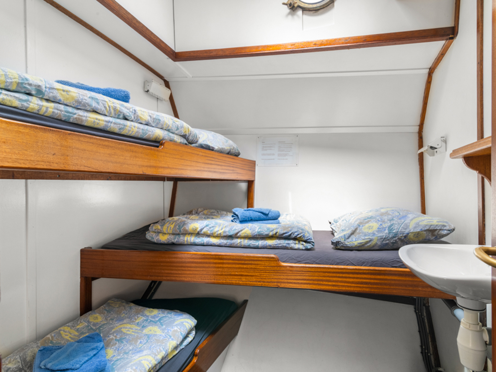 Sperwer Hut Kabine Cabin 3 Personen staperbed
